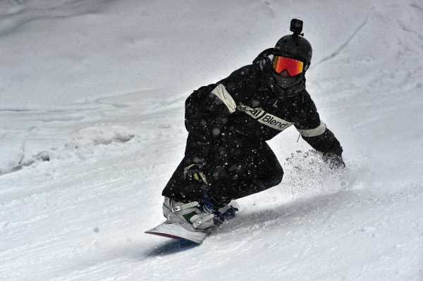 Opinion: Why Skiing is Safer Than Snowboarding